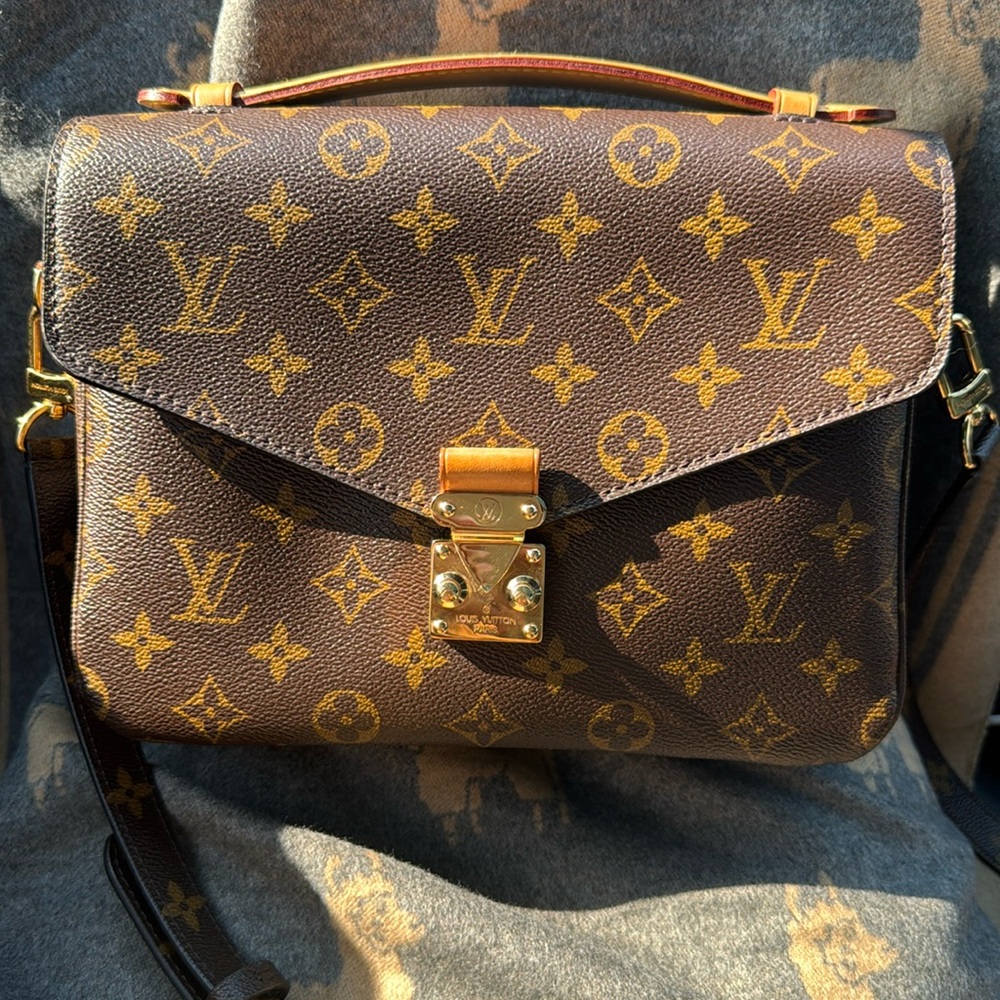 Sold——Authentic preloved LV Monogram Pochette Métis